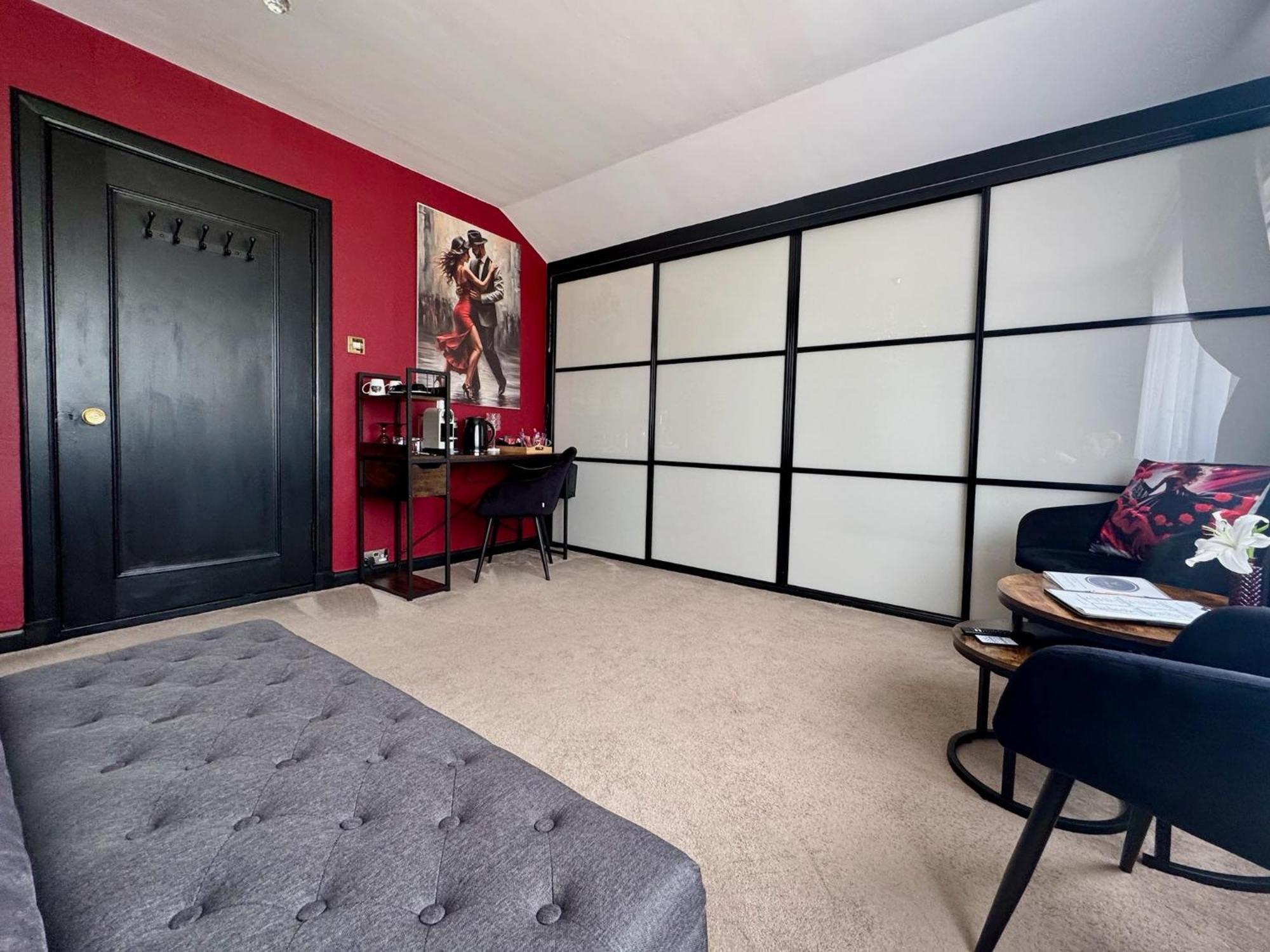 Finn Village - Loch Lomond Villa B&B - Black Room With Jacuzzi-Style Bath Glasgow Exterior foto